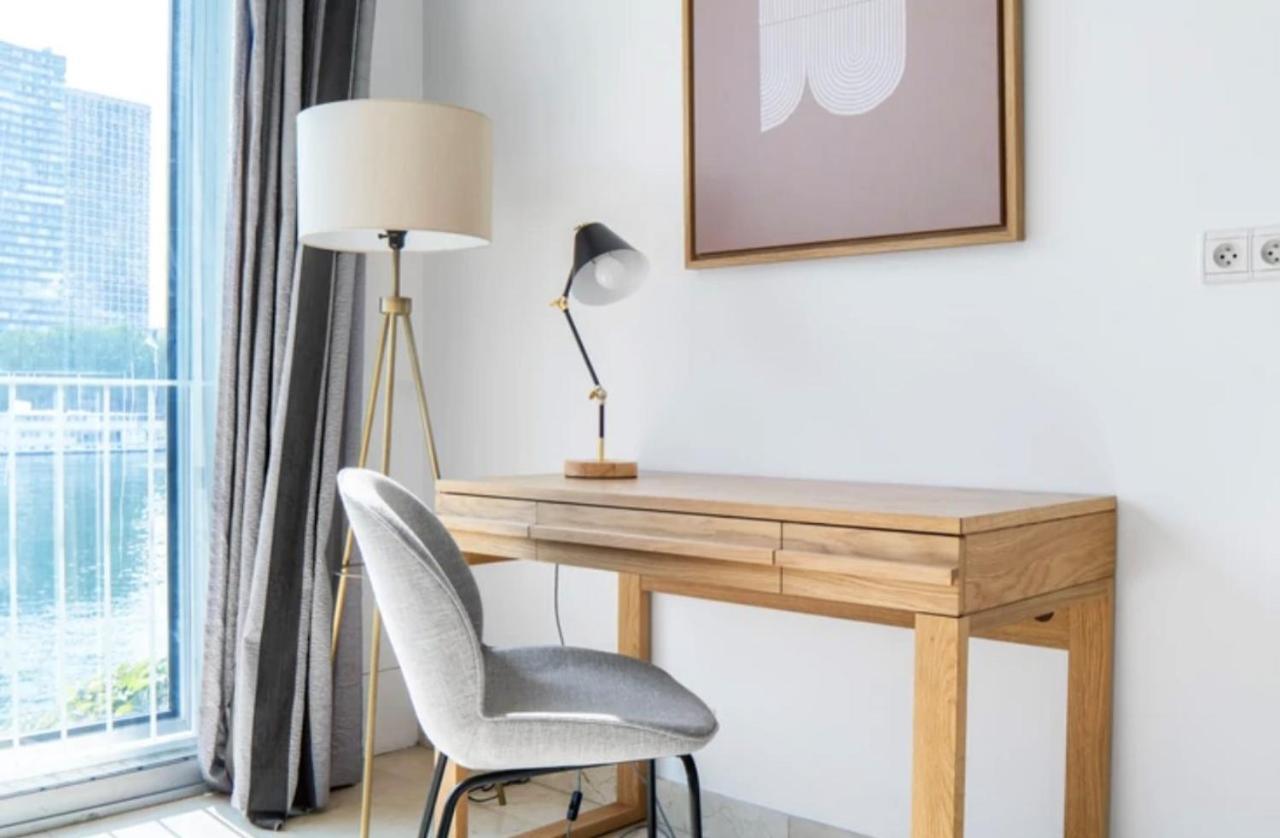 Bright 1Bedroom Apartment Centrally Located With Most Beautiful Views From Seine At 10 Minutes Walking From Beaugrenelle Shopping Mall And Eiffel Tower Paris Exterior foto